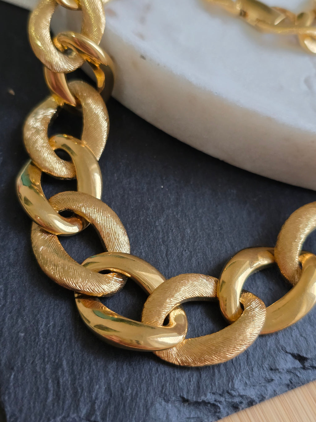Vintage Signed Designer Chunky Textured & Polished Link Statement Gold Tone Napier Necklace
