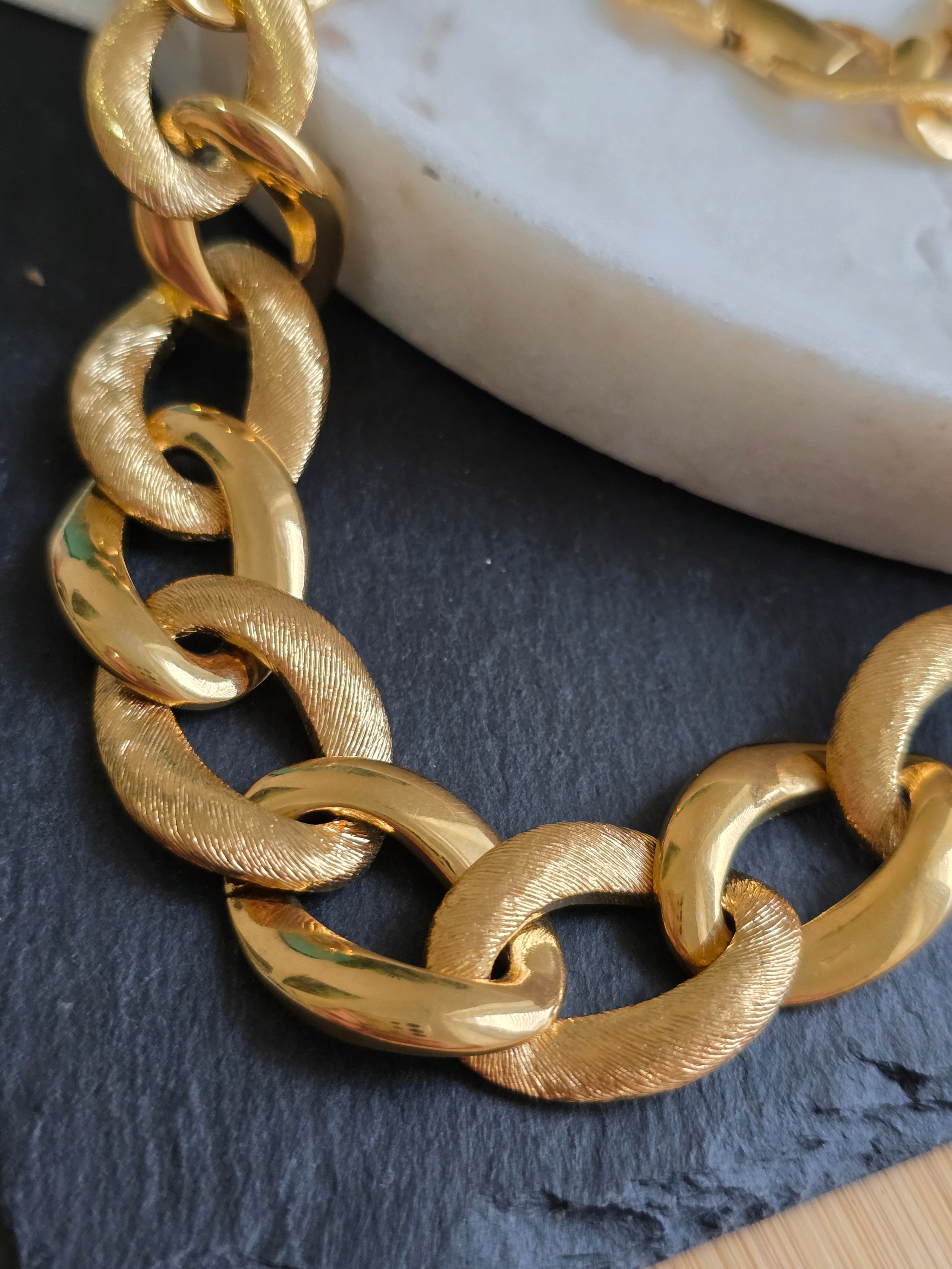 Vintage Signed Designer Chunky Textured & Polished Link Statement Gold Tone Napier Necklace