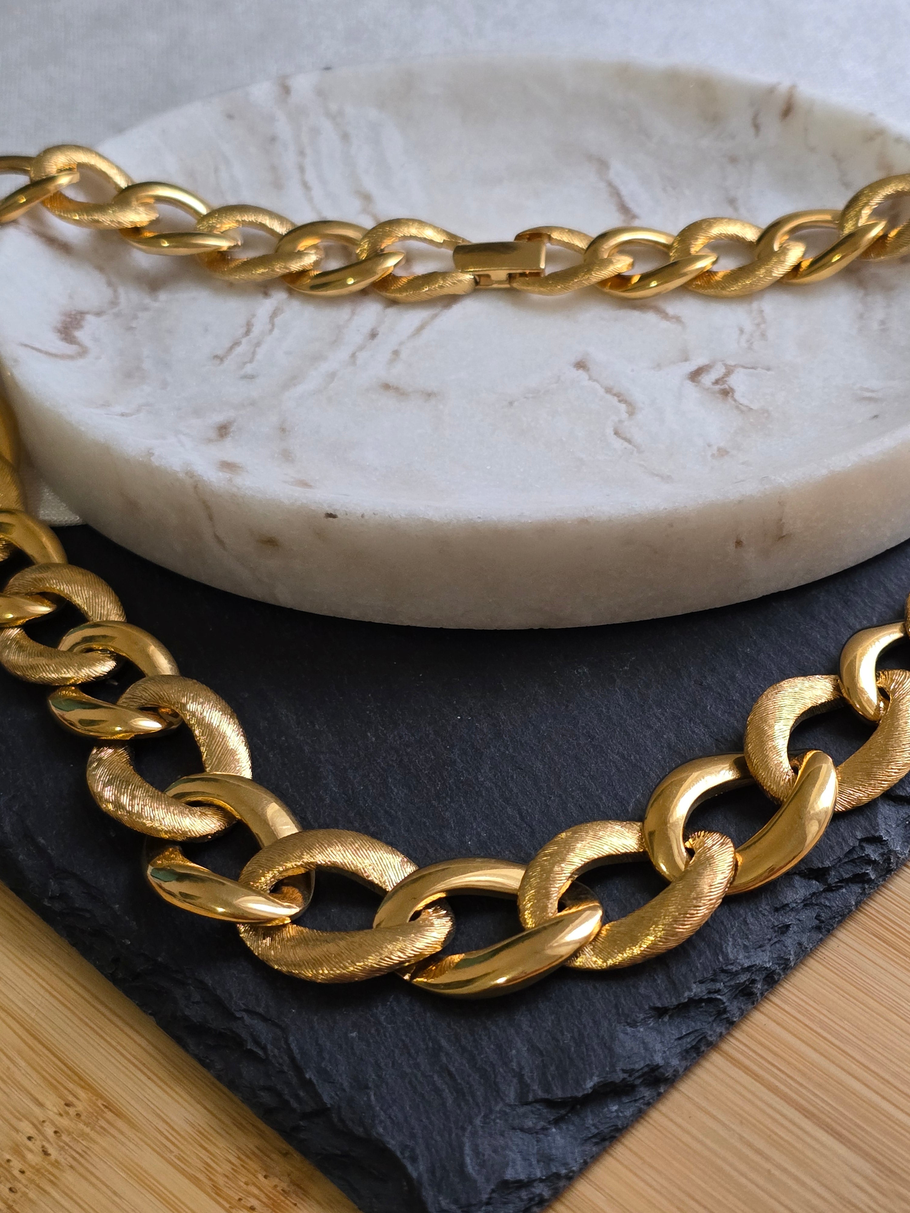 Vintage Signed Designer Chunky Textured & Polished Link Statement Gold Tone Napier Necklace