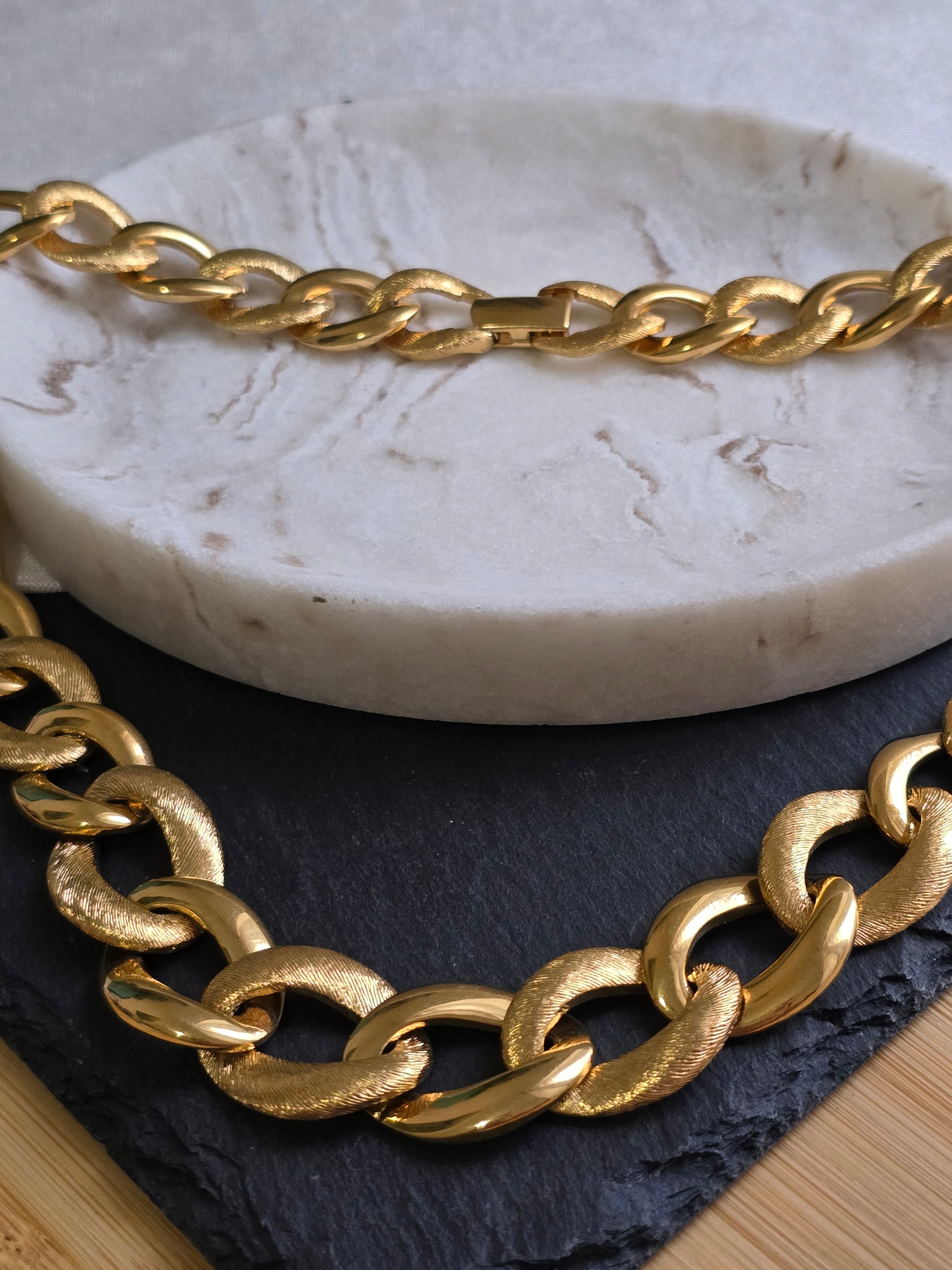 Vintage Signed Designer Chunky Textured & Polished Link Statement Gold Tone Napier Necklace
