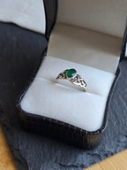 Vintage Green Chrysoprase Gemstone Celtic Knot Ring