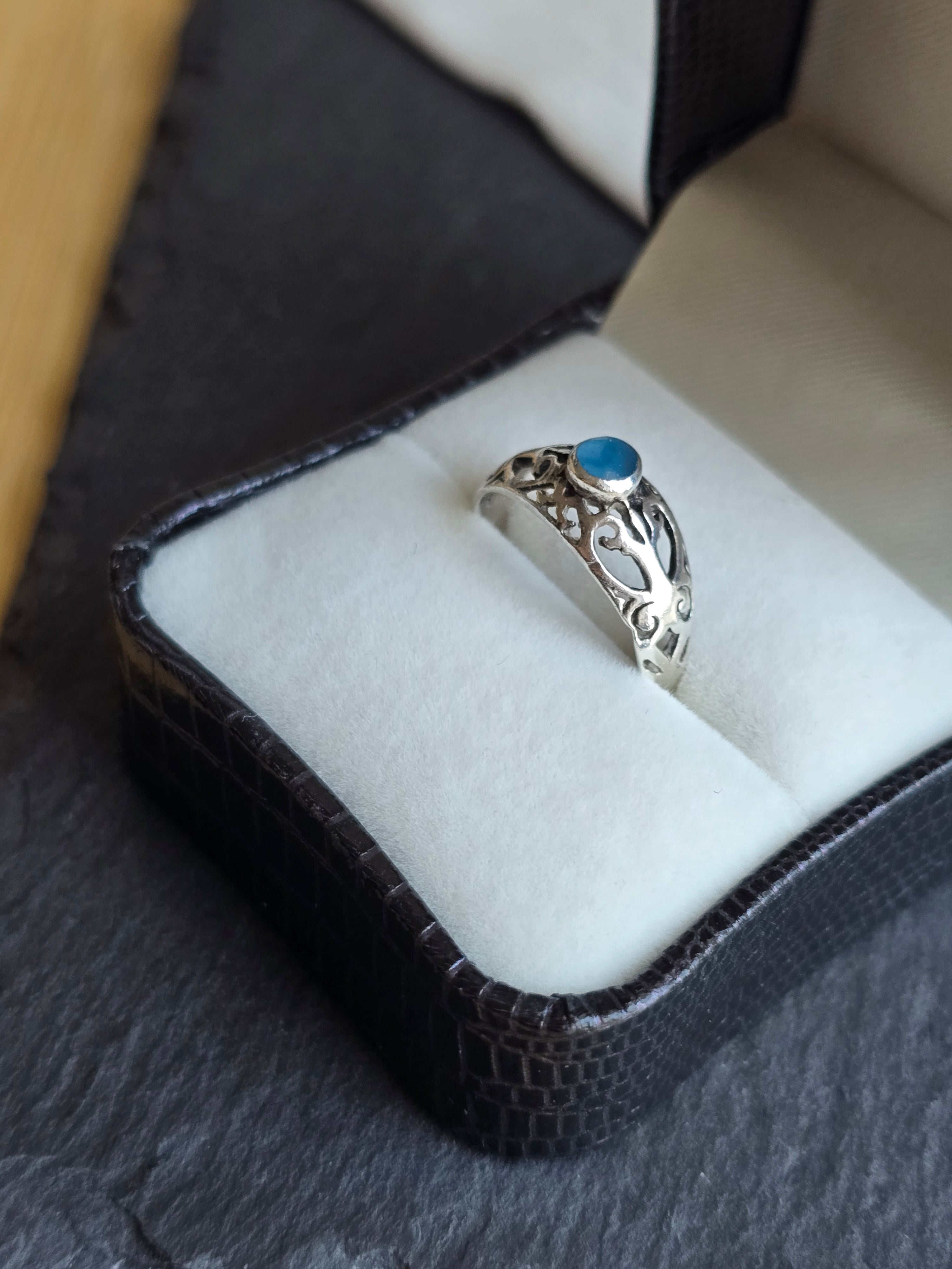 Vintage Blue Chrysoprase Gemstone Cut-out Design Ring