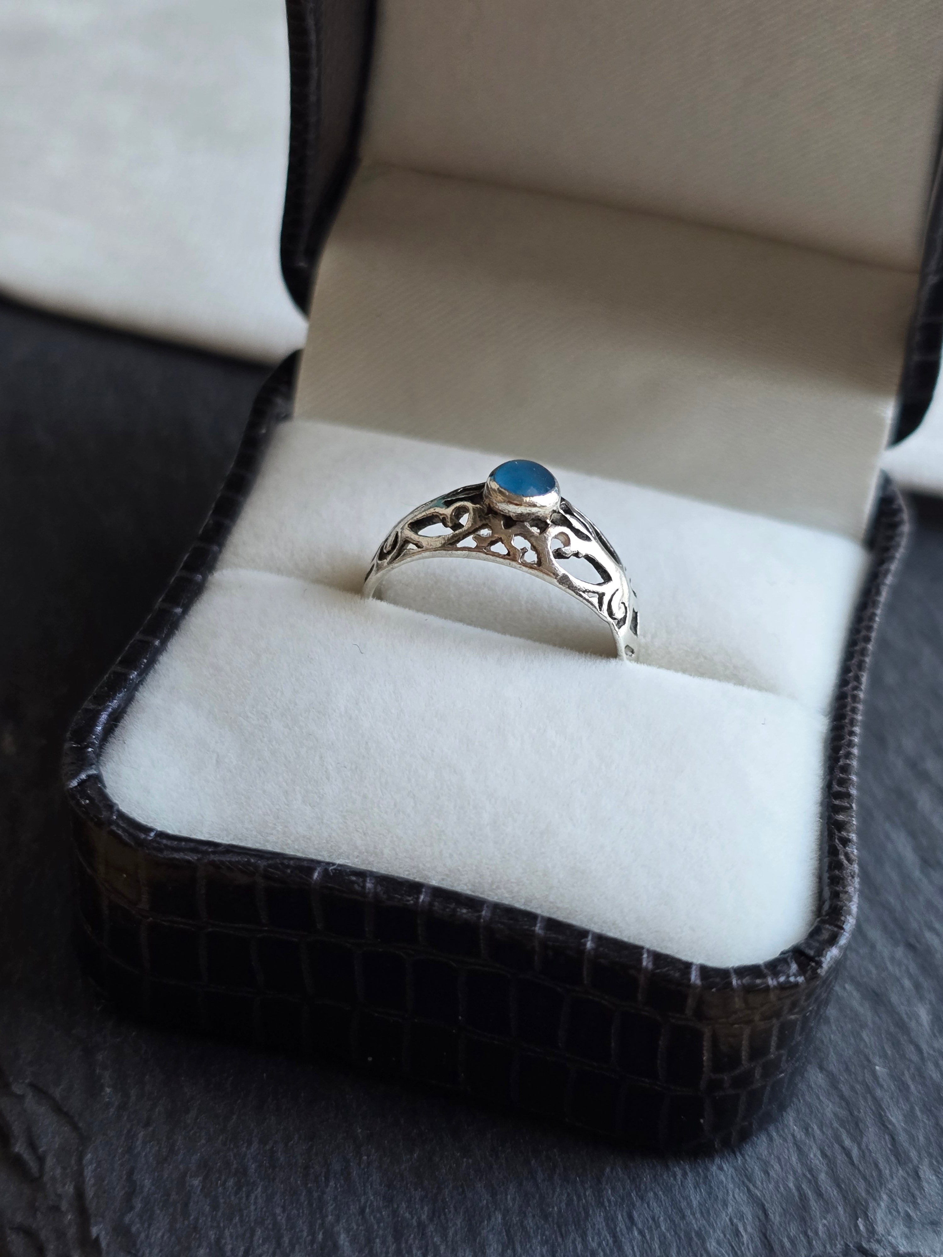 Vintage Blue Chrysoprase Gemstone Cut-out Design Ring