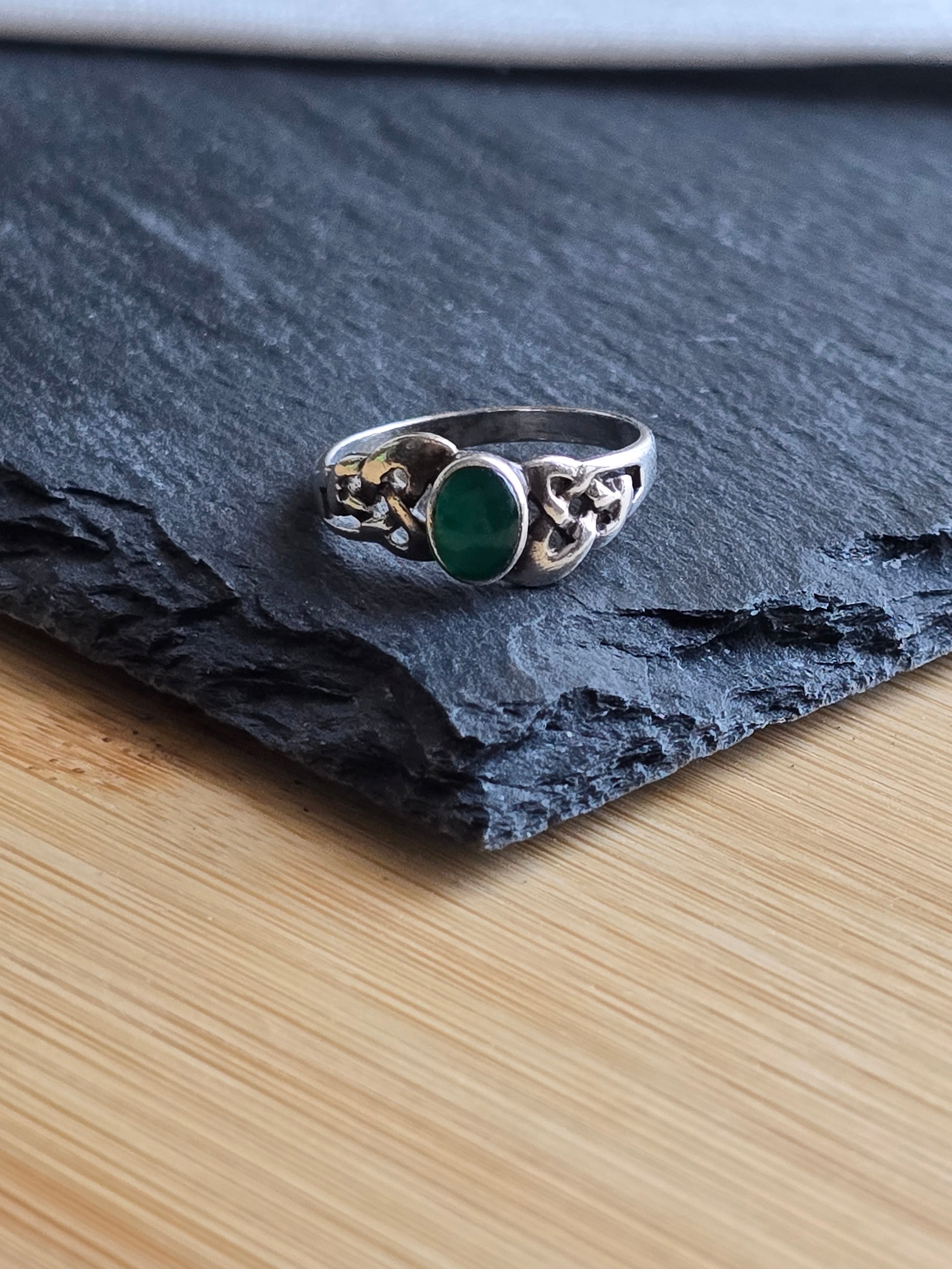 Vintage Green Chrysoprase Gemstone Celtic Knot Ring