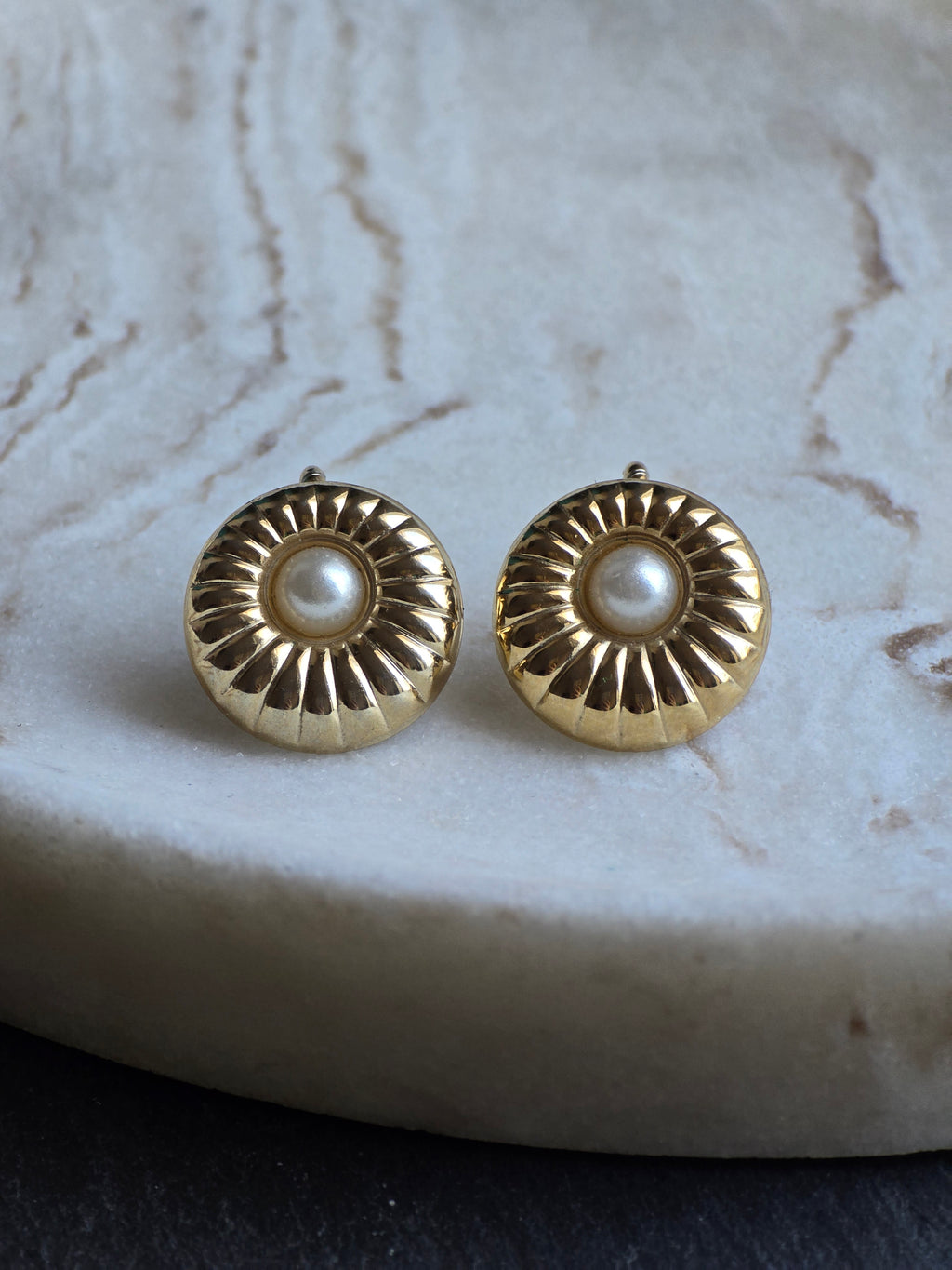 Vintage Gold Tone Faux Pearl Clip On Earrings