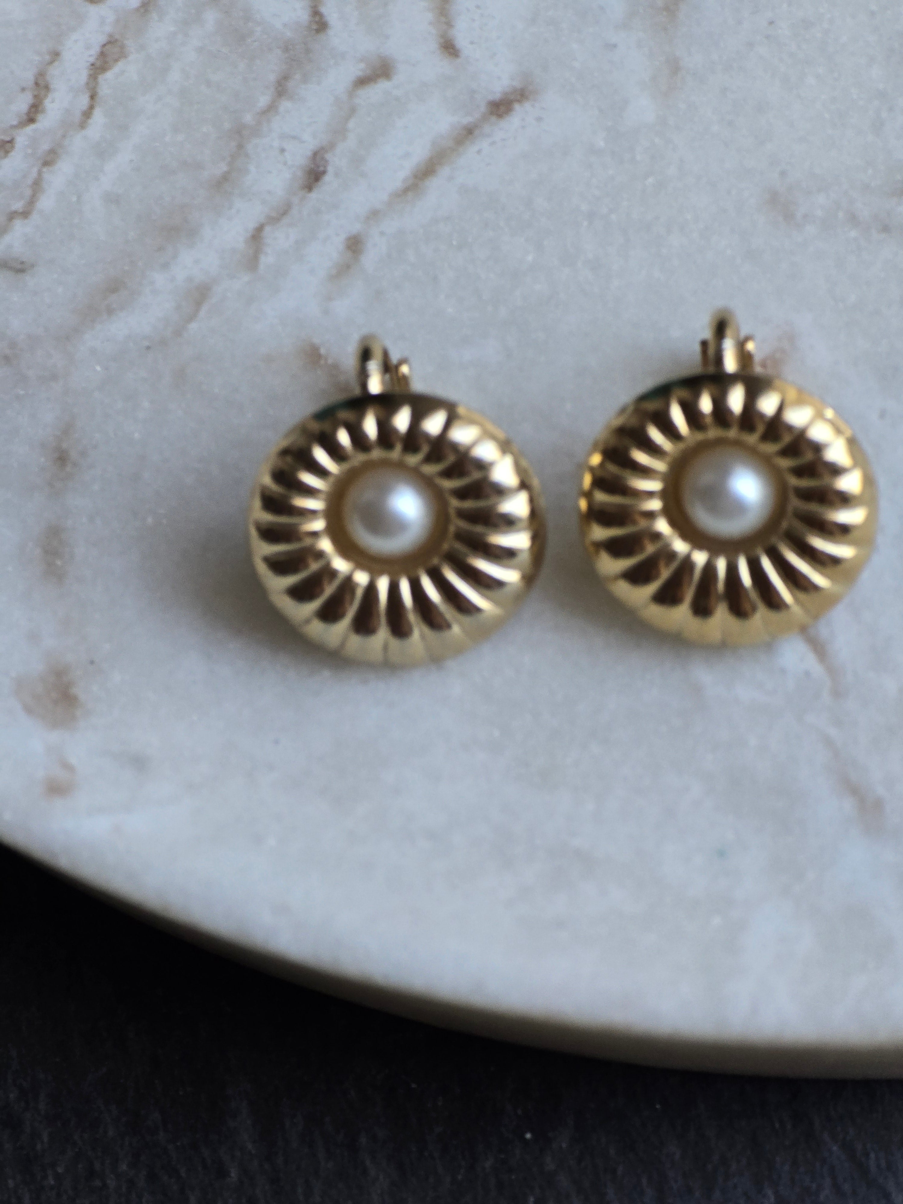 Vintage Gold Tone Faux Pearl Clip On Earrings