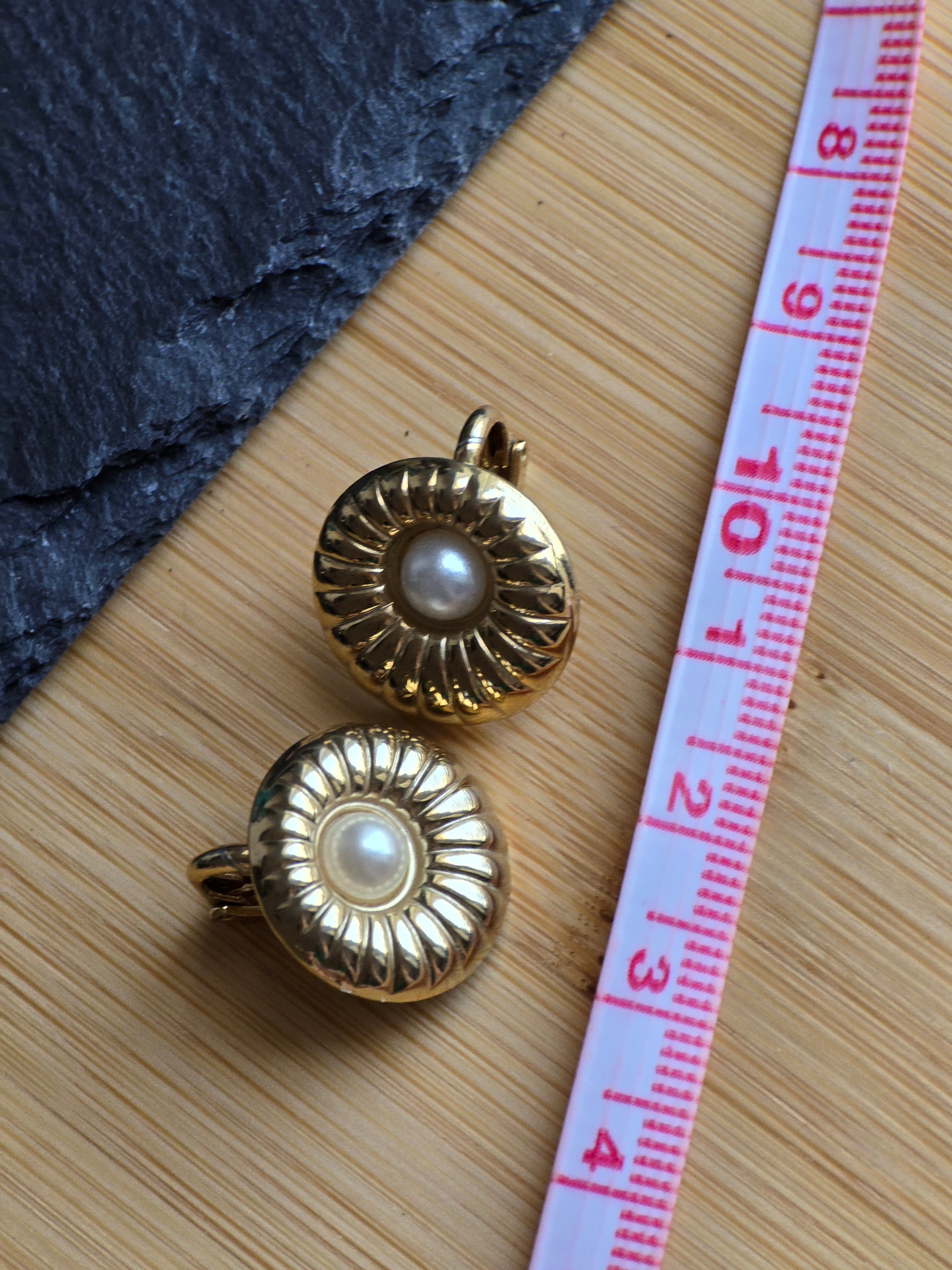 Vintage Gold Tone Faux Pearl Clip On Earrings