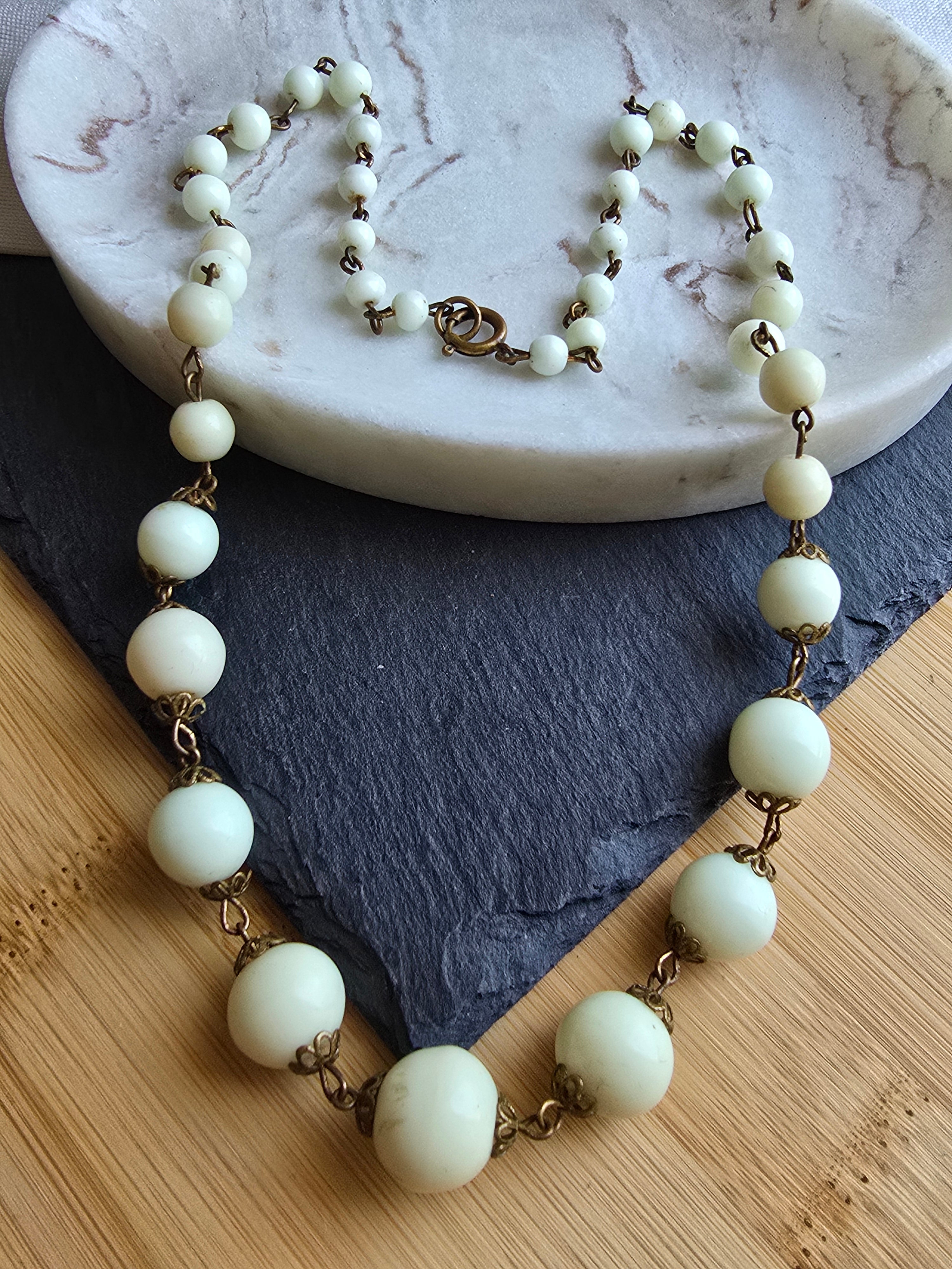 Antique Art Deco Uranium UV reactive Glass Bead Necklace, Antique Jewellery