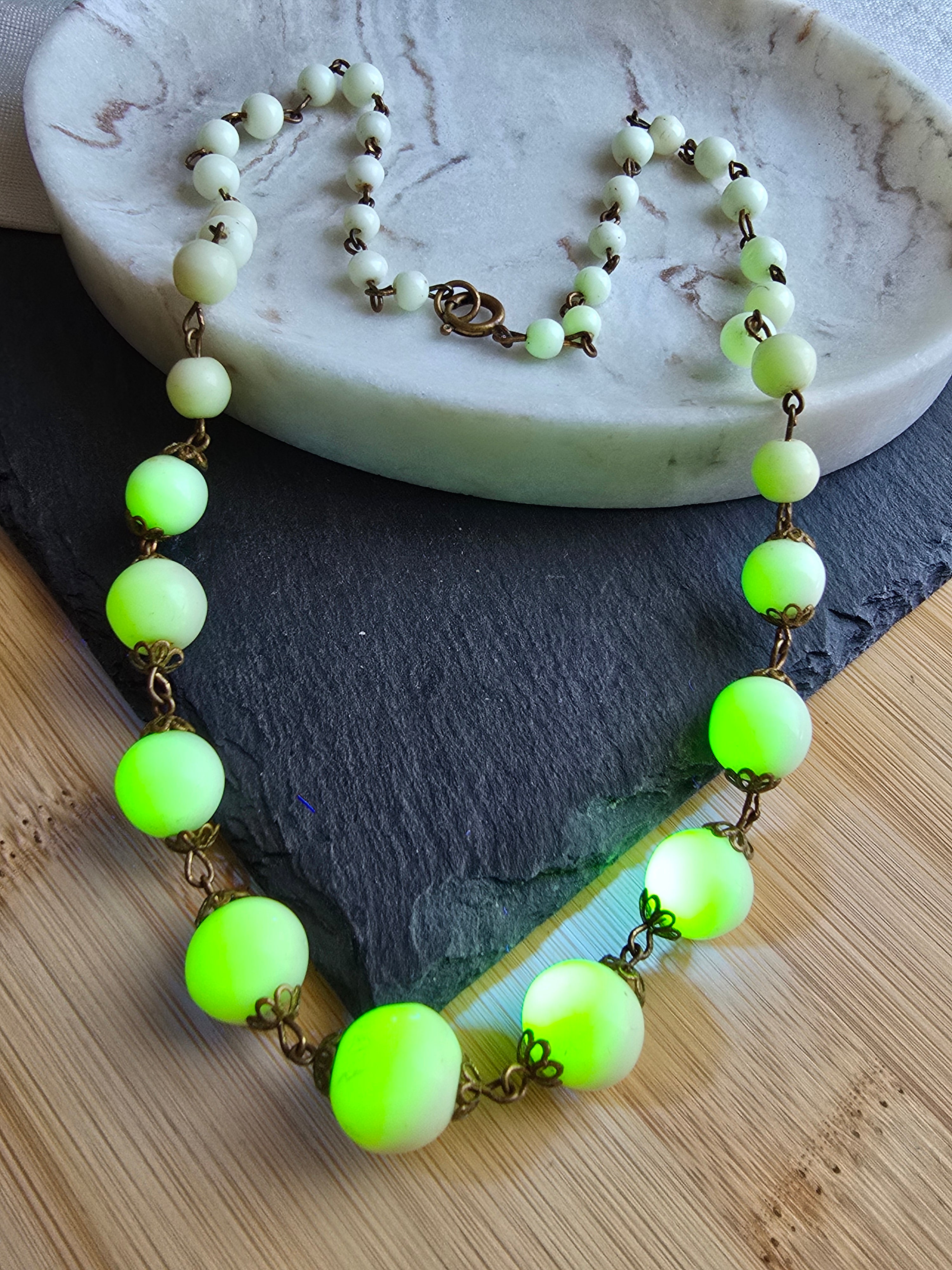Antique Art Deco Uranium UV reactive Glass Bead Necklace, Antique Jewellery