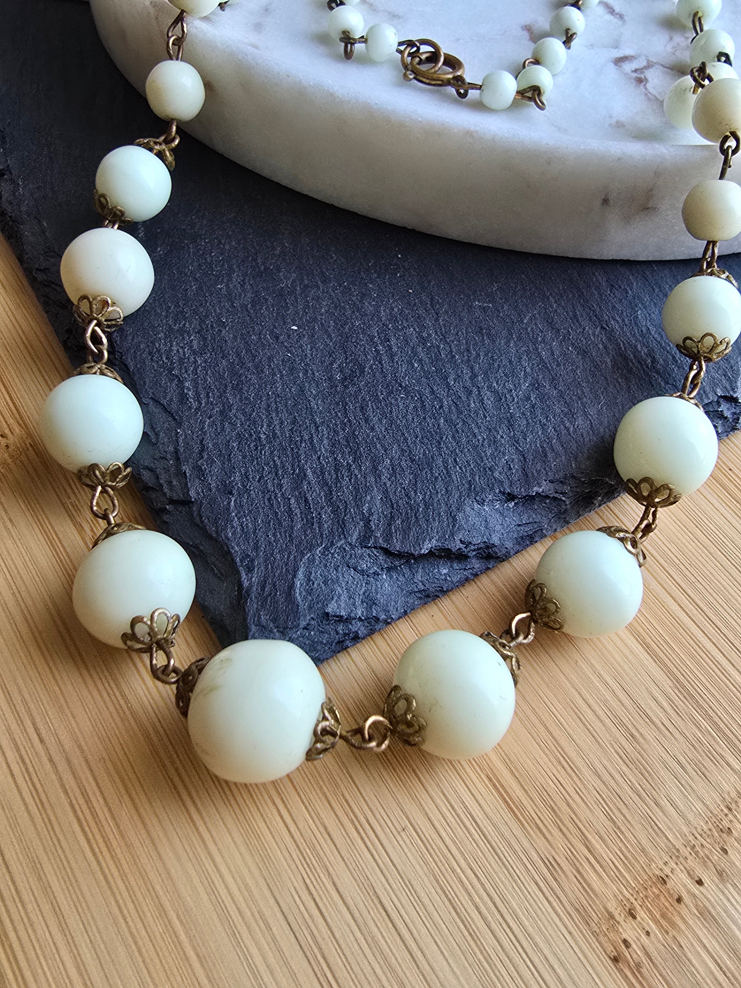 Antique Art Deco Uranium UV reactive Glass Bead Necklace, Antique Jewellery