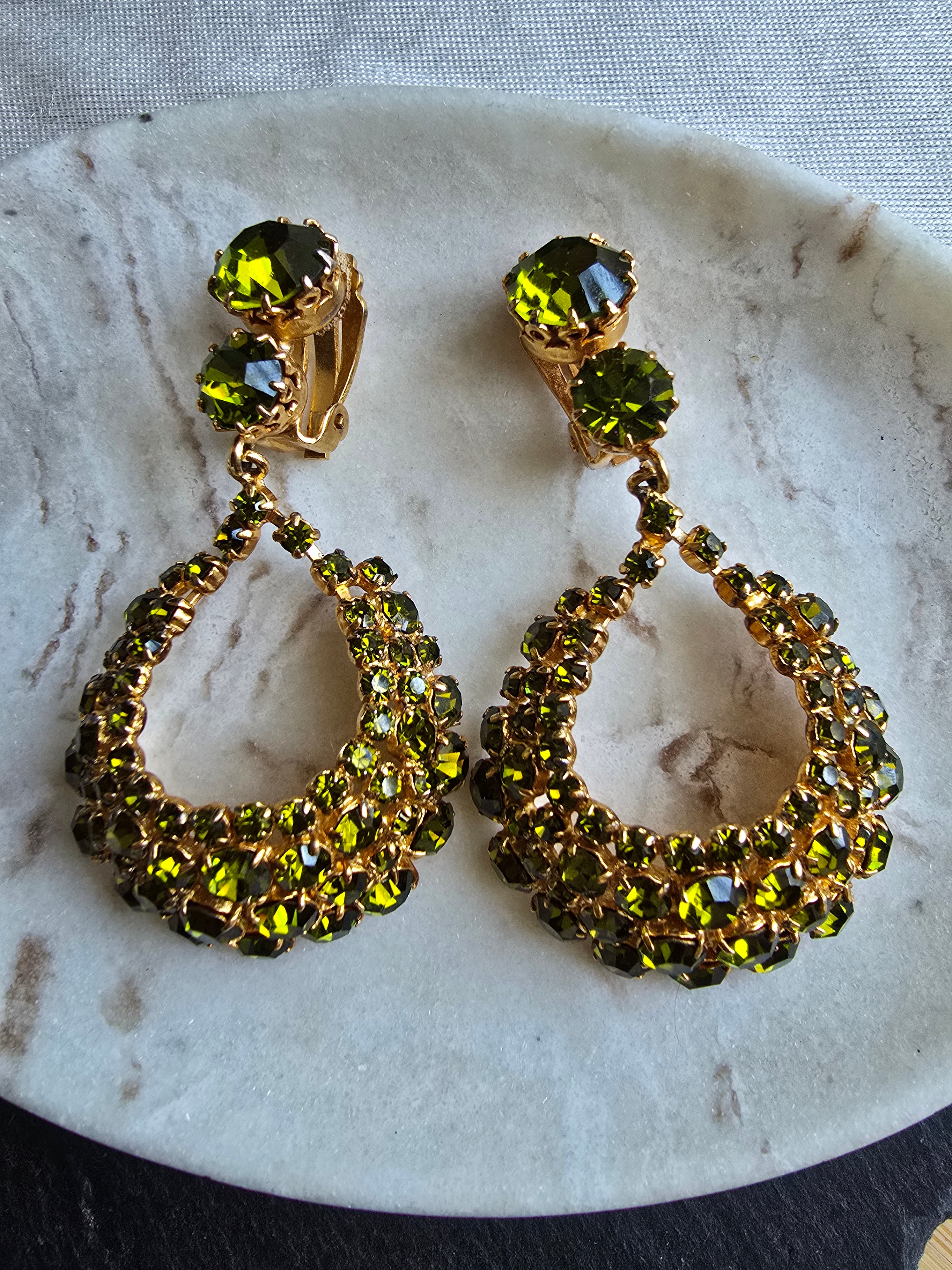 Vintage Green Rhinestone Glass Gold Plated Clip On Dangle Statement Earrings 60s