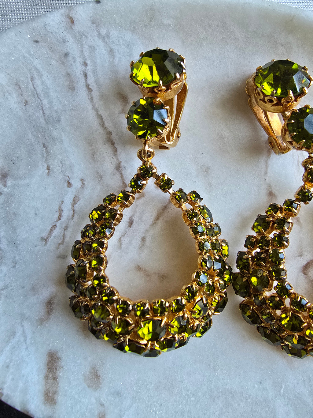Vintage Green Rhinestone Glass Gold Plated Clip On Dangle Statement Earrings 60s