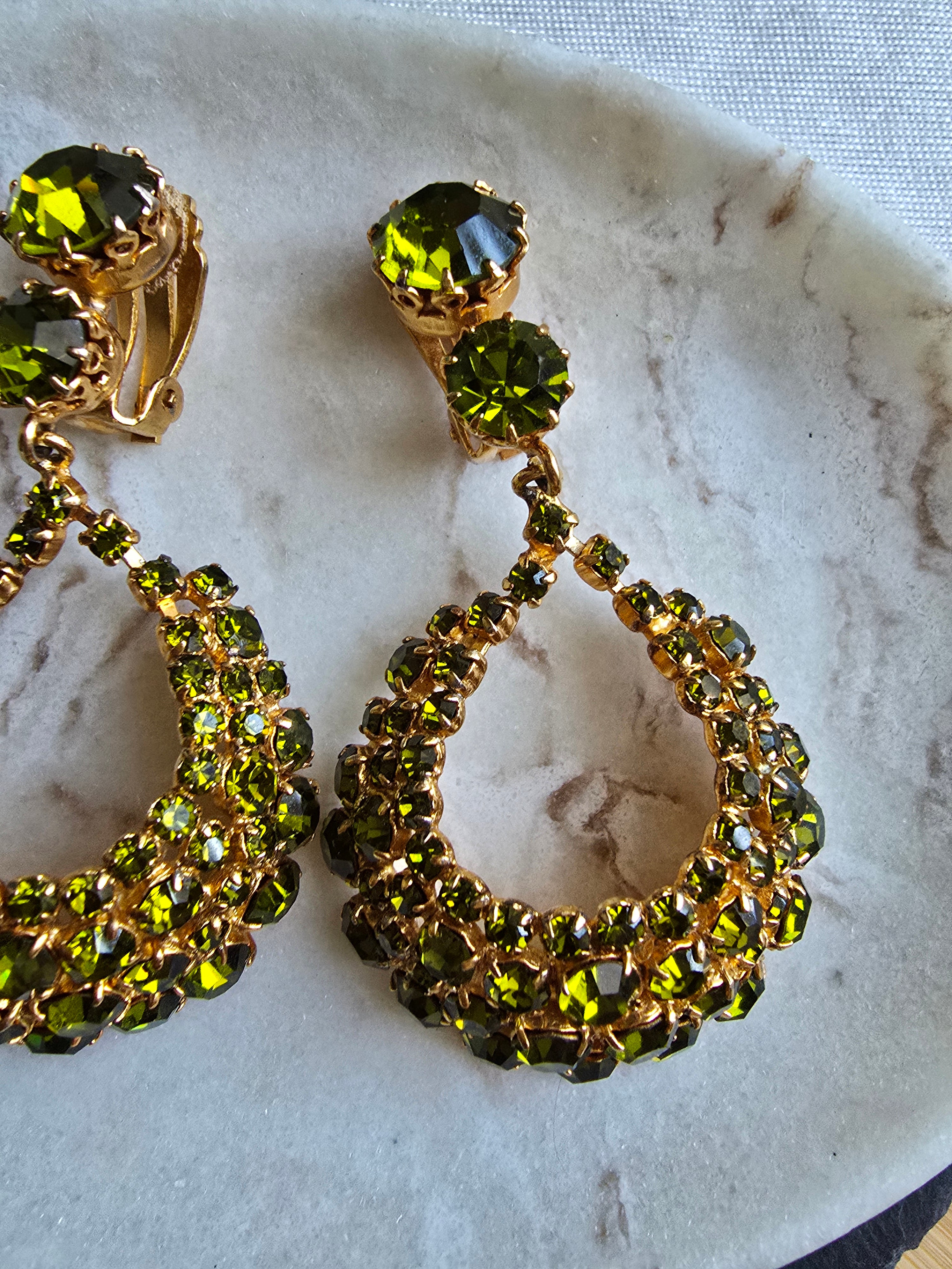 Vintage Green Rhinestone Glass Gold Plated Clip On Dangle Statement Earrings 60s